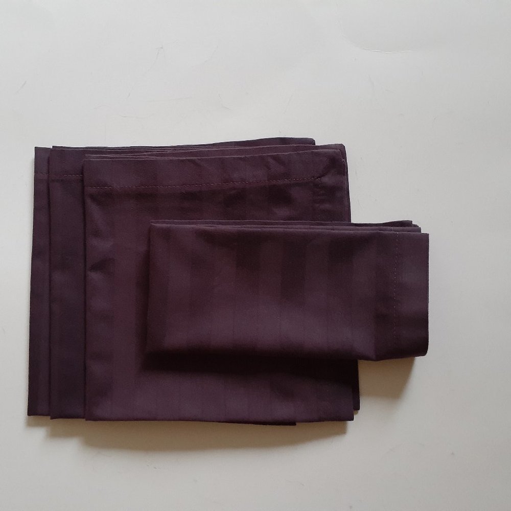 Dinner Napkins set of 4 (burgundy/plum)